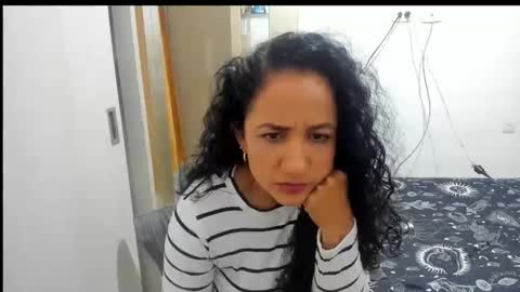 Snapshot of emperatriztapia chatting on 10/23/25, 11:35 emperatriztapia online show from 10/23/25, 11:35