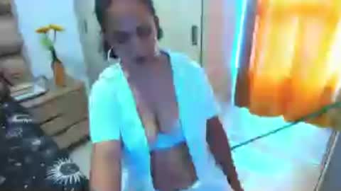 emperatriztapia online show from 06/25/26, 09:41