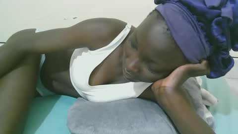 Snapshot of empress_ivy1 chatting on 04/28/26, 02:49 empress_ivy1 online show from 04/28/26, 02:49