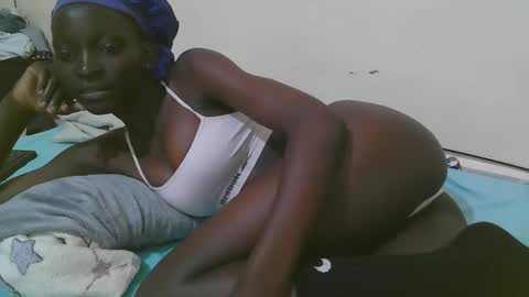 Snapshot of empress_ivy1 chatting on 05/12/26, 06:27 empress_ivy1 online show from 05/12/26, 06:27