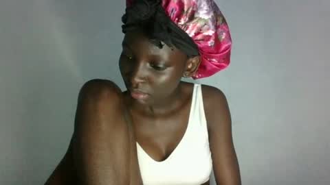 Snapshot of empress_ivy1 chatting on 06/11/26, 07:12 empress_ivy1 online show from 06/11/26, 07:12