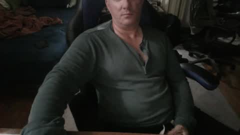 Snapshot of emsguy1 chatting on 09/29/25, 03:44 Matt online show from 09/29/25, 03:44