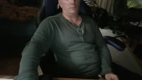 Snapshot of emsguy1 chatting on 09/30/25, 03:22 Matt online show from 09/30/25, 03:22