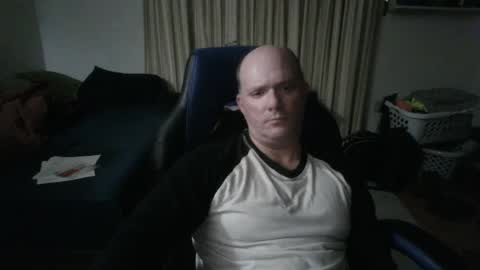 Snapshot of emsguy1 chatting on 10/06/25, 03:26 Matt online show from 10/06/25, 03:26