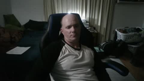 Snapshot of emsguy1 chatting on 10/10/25, 04:33 Matt online show from 10/10/25, 04:33