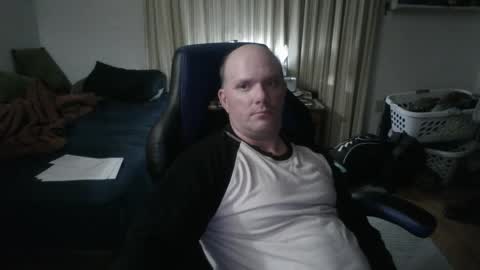 Snapshot of emsguy1 chatting on 10/11/25, 03:39 Matt online show from 10/11/25, 03:39