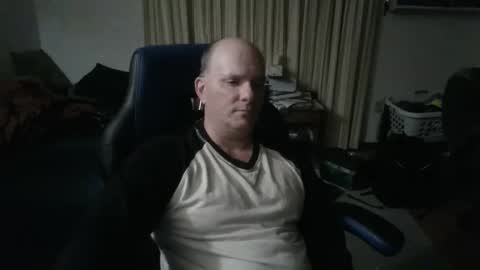 Snapshot of emsguy1 chatting on 10/13/25, 03:28 Matt online show from 10/13/25, 03:28