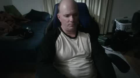 Snapshot of emsguy1 chatting on 10/14/25, 03:40 Matt online show from 10/14/25, 03:40