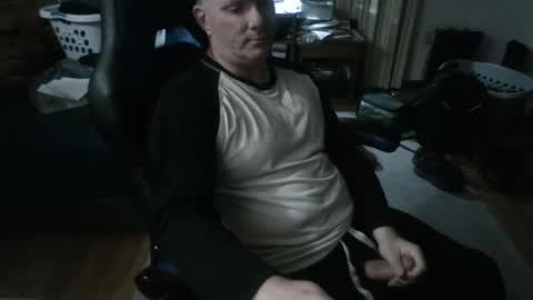 Snapshot of emsguy1 chatting on 10/15/25, 04:45 Matt online show from 10/15/25, 04:45