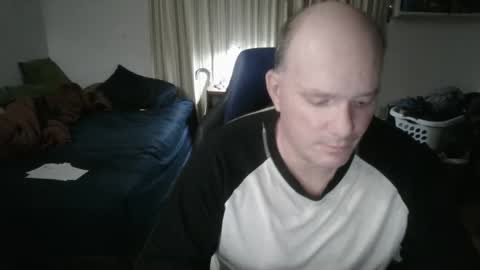 Snapshot of emsguy1 chatting on 10/17/25, 04:59 Matt online show from 10/17/25, 04:59