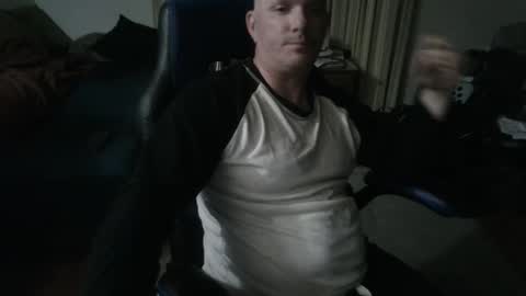 Snapshot of emsguy1 chatting on 10/23/25, 04:01 Matt online show from 10/23/25, 04:01