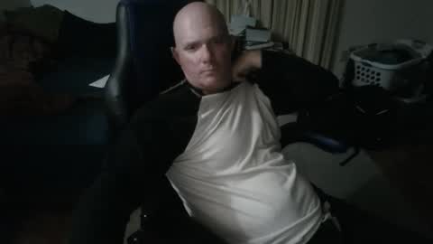 Snapshot of emsguy1 chatting on 10/25/25, 04:42 Matt online show from 10/25/25, 04:42