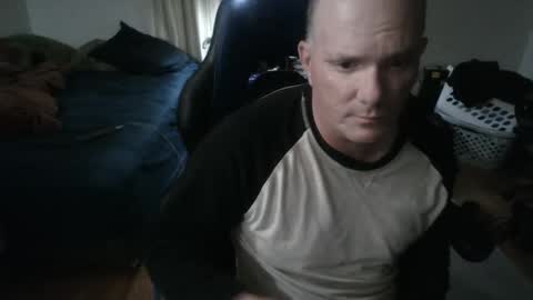 Snapshot of emsguy1 chatting on 11/06/25, 05:19 Matt online show from 11/06/25, 05:19