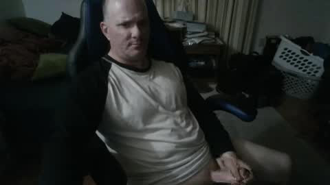 Snapshot of emsguy1 chatting on 11/08/25, 03:12 Matt online show from 11/08/25, 03:12