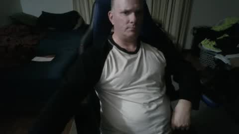 Snapshot of emsguy1 chatting on 12/22/25, 04:42 Matt online show from 12/22/25, 04:42