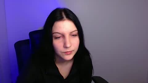 Emma online show from 11/11/25, 01:55