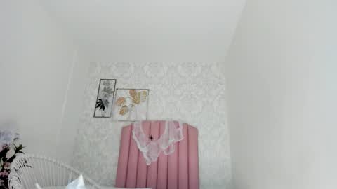 Mili online show from 10/18/25, 01:12