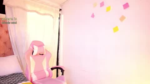 Snapshot of emy_bw chatting on 10/01/25, 09:10 Emy New profile my other account was suspended follow me online show from 10/01/25, 09:10