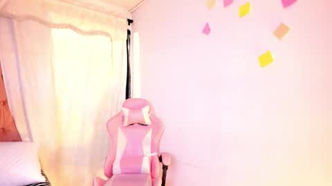 Snapshot of emy_bw chatting on 10/06/25, 10:18 Emy New profile my other account was suspended follow me online show from 10/06/25, 10:18