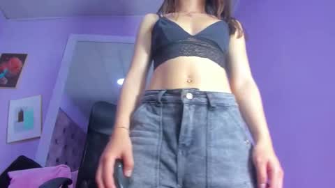 Snapshot of emy_latin chatting on 11/13/25, 08:30 emy_latin online show from 11/13/25, 08:30