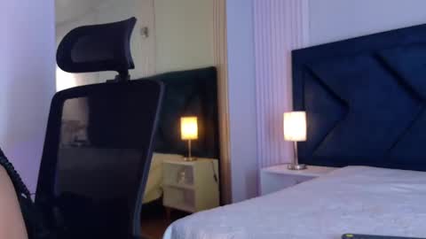 Emy online show from 09/13/25, 08:08