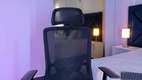 Emy online show from 10/11/25, 08:40