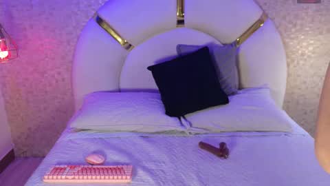 Emy  online show from 11/08/25, 11:43