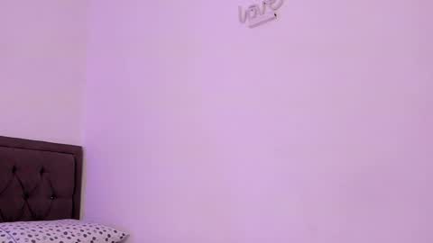 Snapshot of emy_zapatastar chatting on 12/17/24, 12:45 Emiliana online show from 12/17/24, 12:45