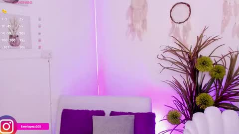 Emily online show from 09/23/25, 09:18