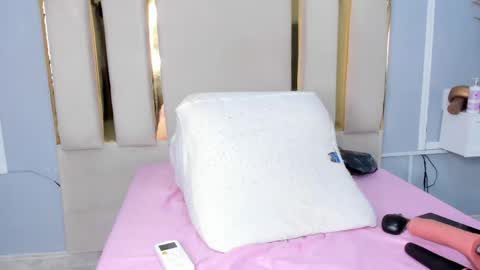 Emy online show from 05/21/26, 01:07