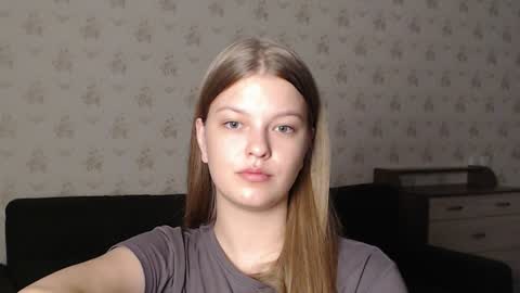 Snapshot of emysway chatting on 12/02/24, 03:03 EmySway online show from 12/02/24, 03:03