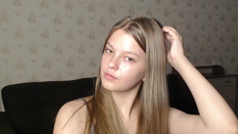 Snapshot of emysway chatting on 12/10/24, 09:43 EmySway online show from 12/10/24, 09:43