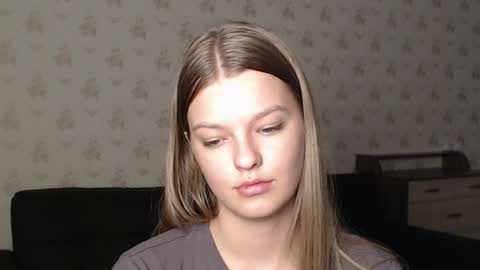 Snapshot of emysway chatting on 12/12/24, 07:48 EmySway online show from 12/12/24, 07:48