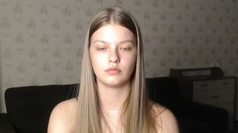 Snapshot of emysway chatting on 12/27/24, 07:57 EmySway online show from 12/27/24, 07:57