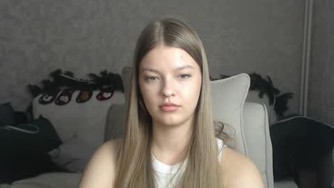 Snapshot of emysway chatting on 12/31/24, 08:26 EmySway online show from 12/31/24, 08:26