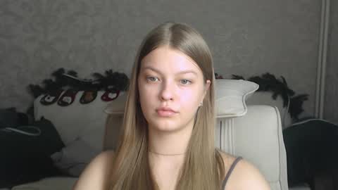 Snapshot of emysway chatting on 01/04/25, 02:14 EmySway online show from 01/04/25, 02:14