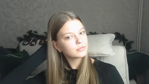 Snapshot of emysway chatting on 01/07/25, 02:51 EmySway online show from 01/07/25, 02:51