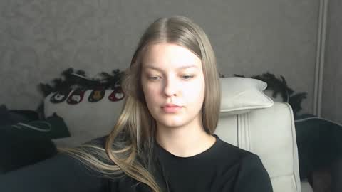 Snapshot of emysway chatting on 01/07/25, 06:03 EmySway online show from 01/07/25, 06:03