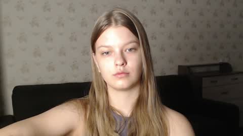 Snapshot of emysway chatting on 01/21/25, 02:05 EmySway online show from 01/21/25, 02:05