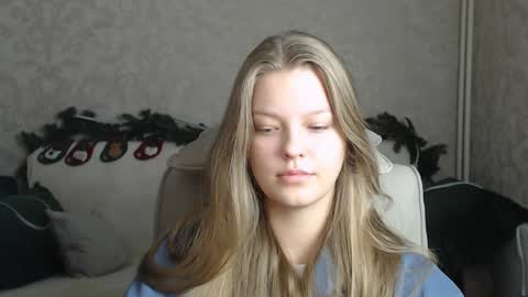 Snapshot of emysway chatting on 01/24/25, 02:51 EmySway online show from 01/24/25, 02:51