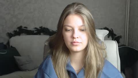 Snapshot of emysway chatting on 01/30/25, 01:33 EmySway online show from 01/30/25, 01:33