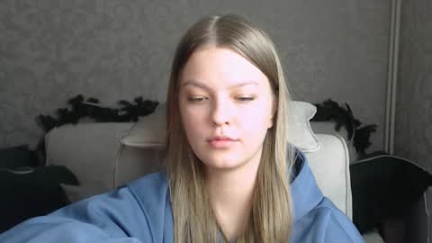 Snapshot of emysway chatting on 01/31/25, 02:07 EmySway online show from 01/31/25, 02:07