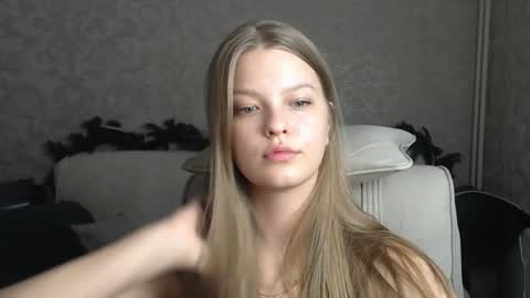 Snapshot of emysway chatting on 01/31/25, 06:03 EmySway online show from 01/31/25, 06:03