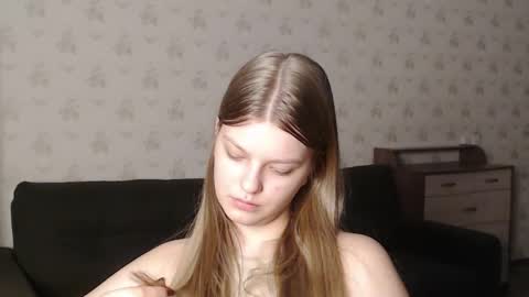 Snapshot of emysway chatting on 02/10/25, 01:33 EmySway online show from 02/10/25, 01:33