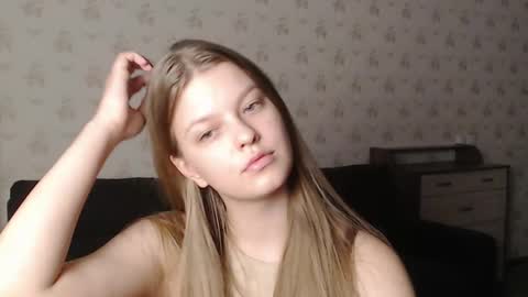 Snapshot of emysway chatting on 02/10/25, 04:36 EmySway online show from 02/10/25, 04:36