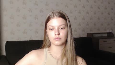 Snapshot of emysway chatting on 02/12/25, 12:44 EmySway online show from 02/12/25, 12:44