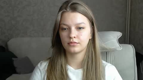 Snapshot of emysway chatting on 02/14/25, 04:15 EmySway online show from 02/14/25, 04:15