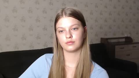 Snapshot of emysway chatting on 03/11/25, 08:20 EmySway online show from 03/11/25, 08:20