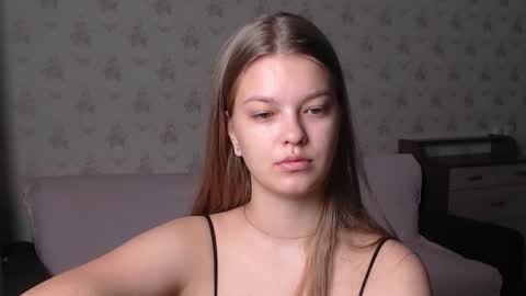 Snapshot of emysway chatting on 10/16/25, 02:12 EmySway online show from 10/16/25, 02:12