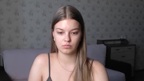 Snapshot of emysway chatting on 10/27/25, 08:40 EmySway online show from 10/27/25, 08:40